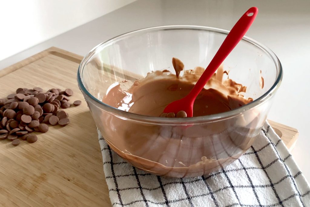 Bowl of melted chocolate