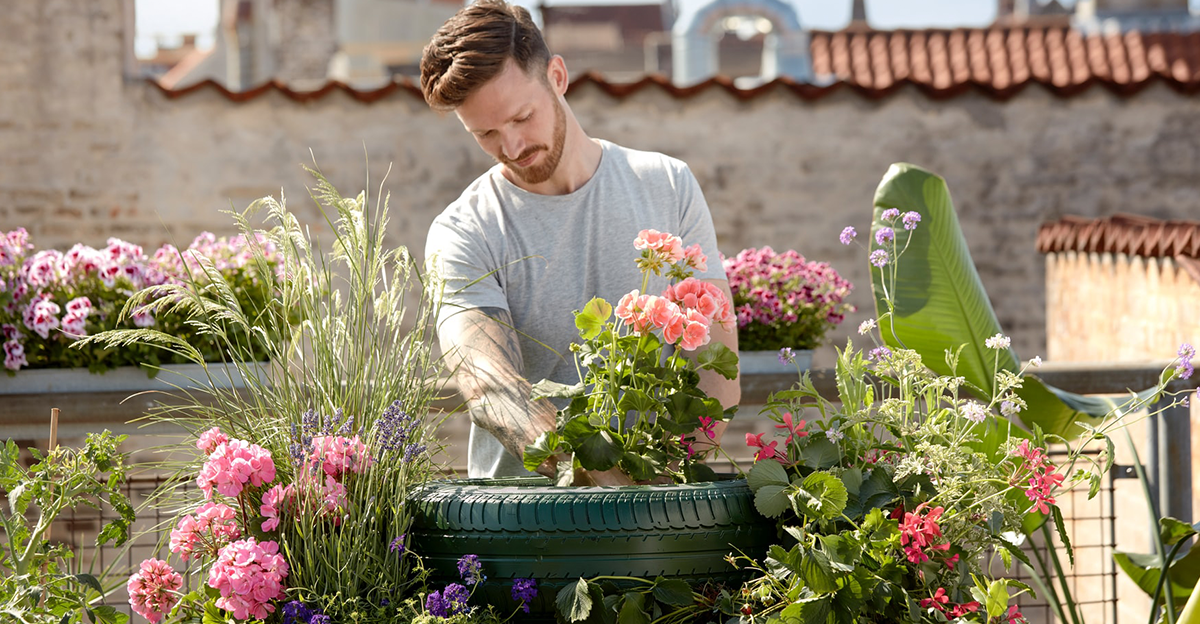 Creative small garden ideas – repurposed planters